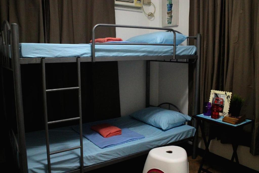 Tropical Breeze Hostel Cebu - Cebu Center Экстерьер фото