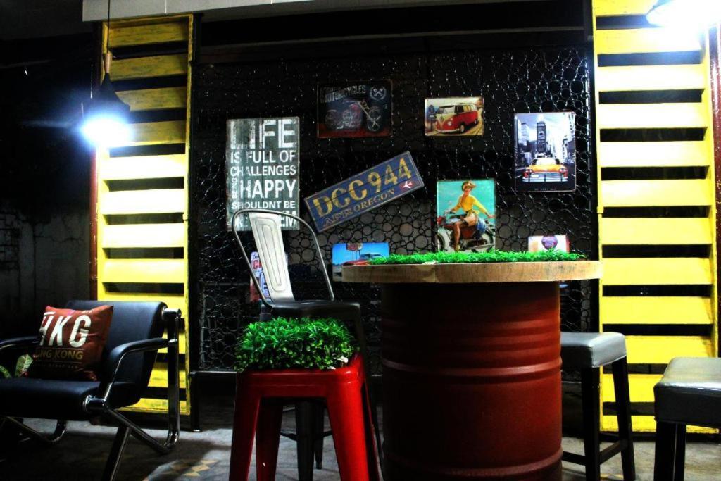 Tropical Breeze Hostel Cebu - Cebu Center Экстерьер фото